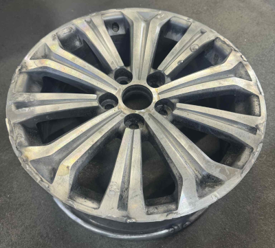 Felga przed renowacją 3